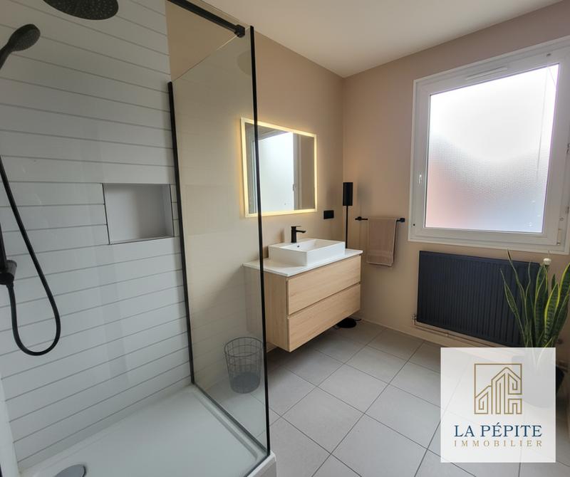 Maison - 84 m² - 4 pièces