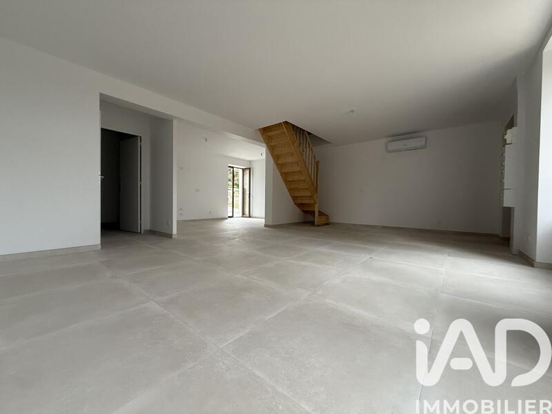 Maison - 110 m² - 5 pièces