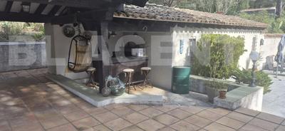 Propriété - 304 m² - 11 pièces