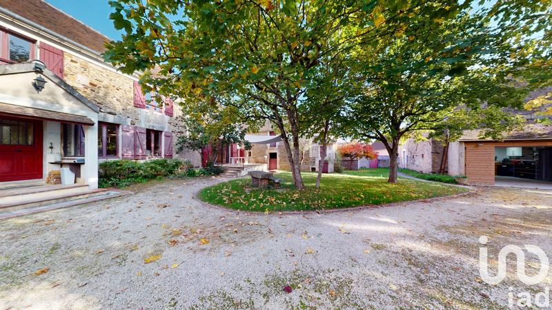 Maison - 220 m² - 6 pièces