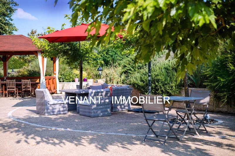 Villa - 457 m² - 16 pièces