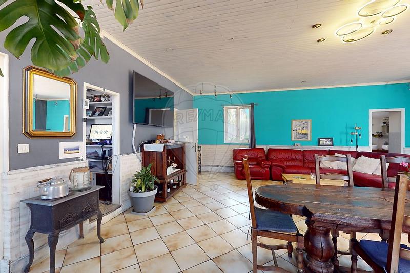 Maison - 245 m² - 6 pièces