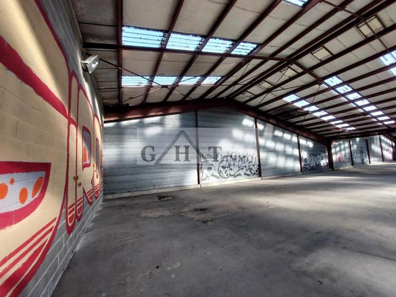 Entrepôt - 5 100 m²