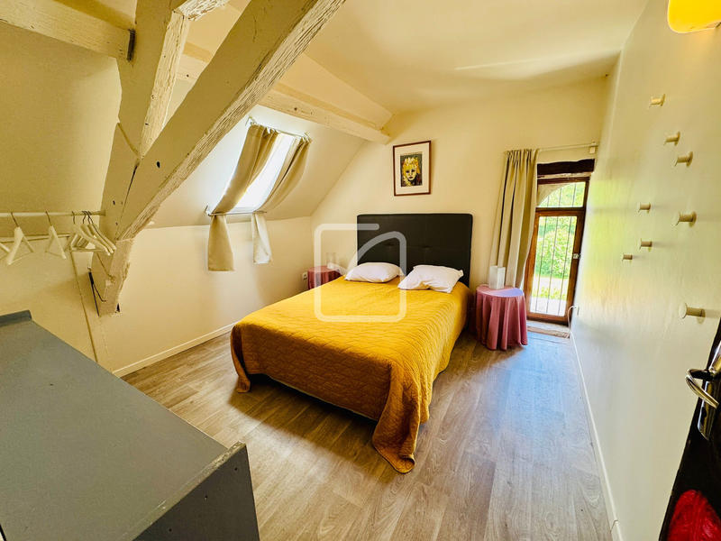 Propriété - 537 m² - 18 pièces