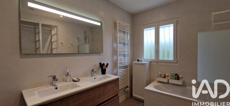 Maison - 137 m² - 7 pièces