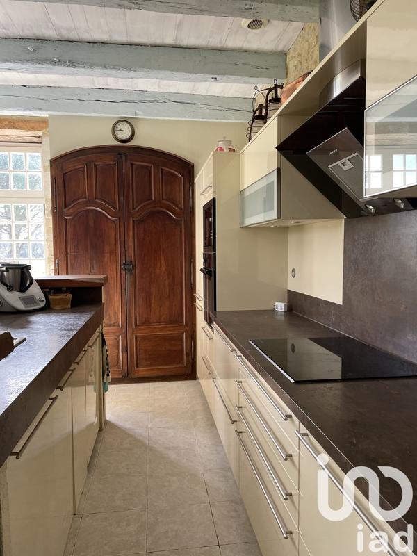 Maison - 285 m² - 10 pièces