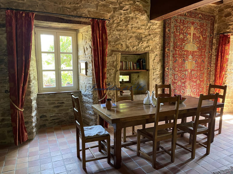 Maison - 290 m² - 8 pièces