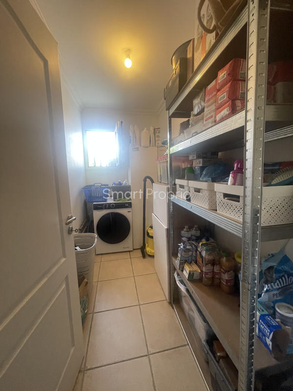 Maison - 280 m² - 8 pièces