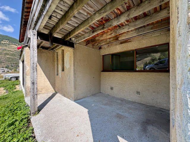 Maison - 200 m² - 3 pièces