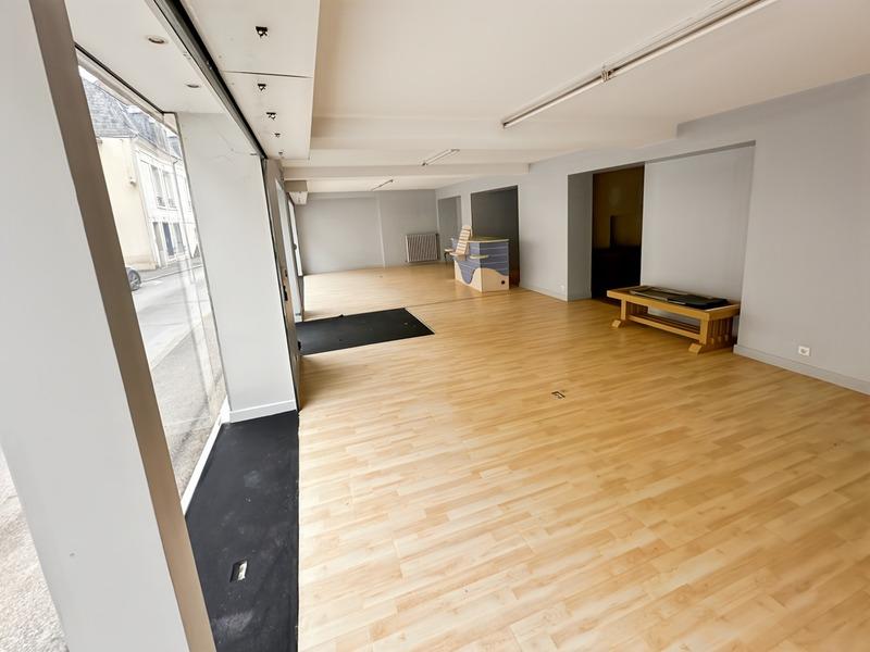 Local commercial - 222 m² - 8 pièces
