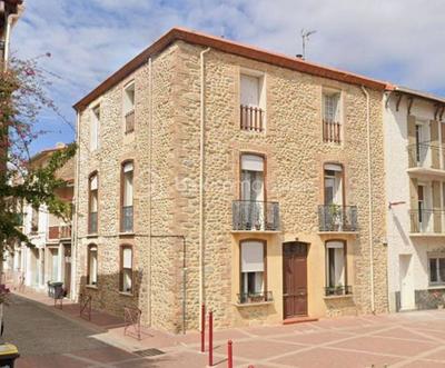 Maison de village - 300 m² - 11 pièces