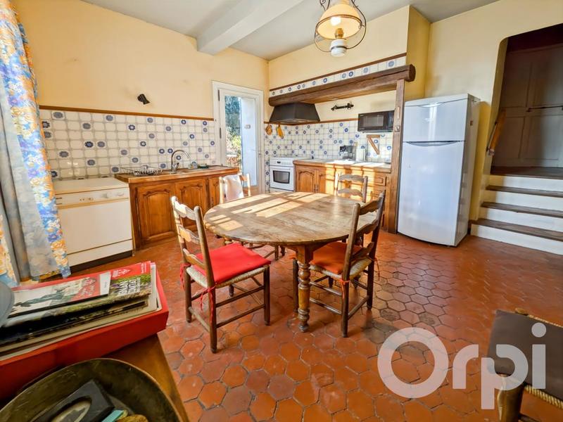 Maison - 285 m² - 9 pièces