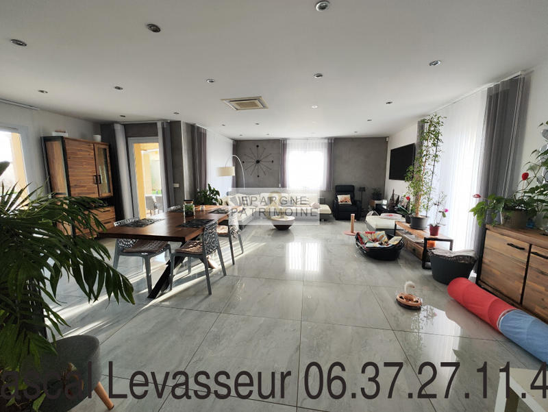 Maison - 168 m² - 7 pièces
