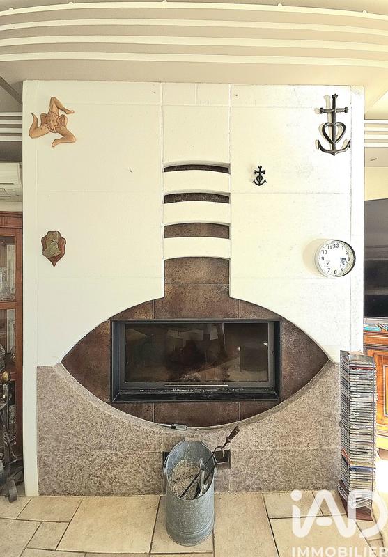 Maison - 300 m² - 7 pièces