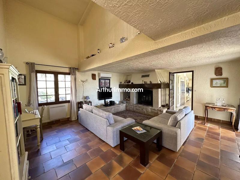 Maison - 221 m² - 6 pièces