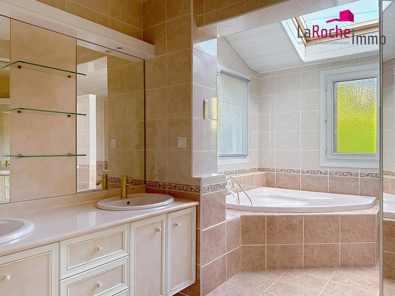 Maison - 136 m² - 6 pièces