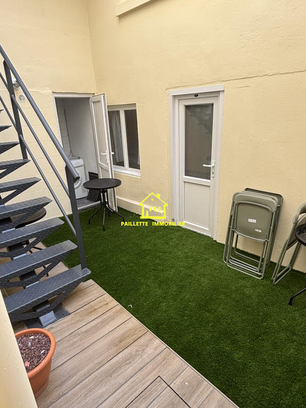 Appartement - 15 m² - 8 pièces