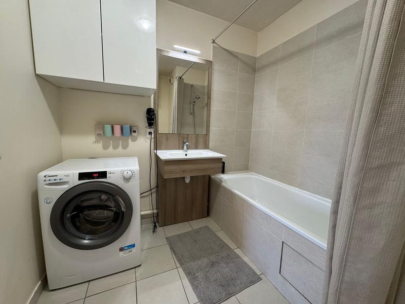 Appartement - 93 m² - 6 pièces