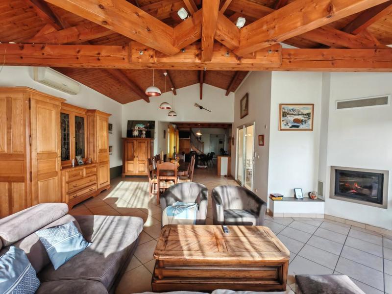 Maison - 225 m² - 5 pièces