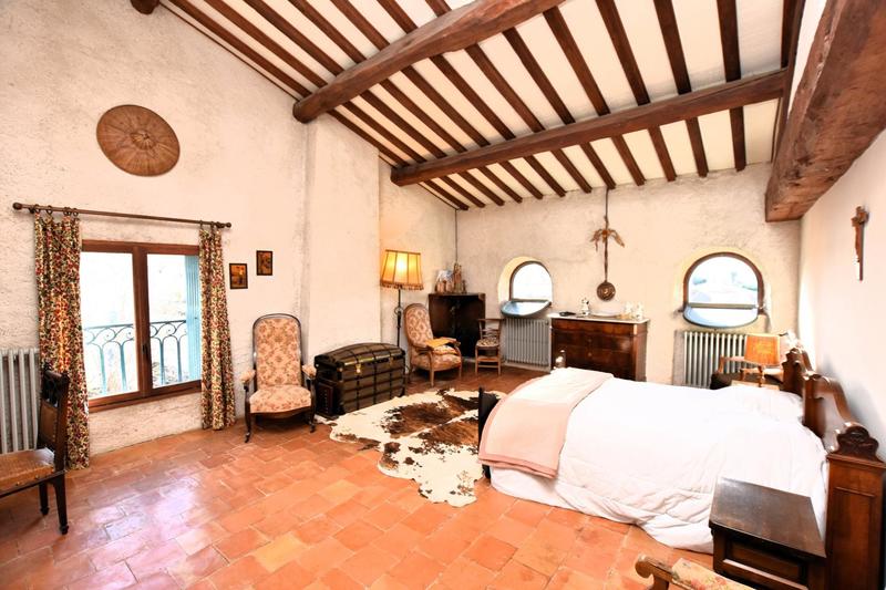 Maison de maîtres - 320 m² - 10 pièces