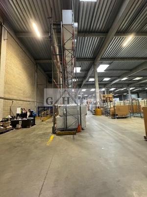 Entrepôt - 7 610 m²
