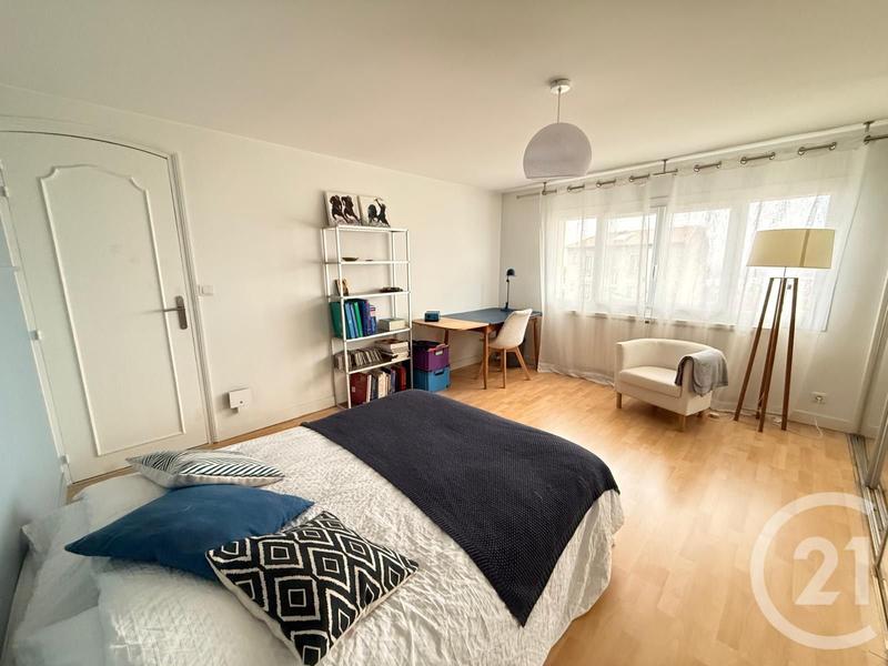 Maison - 155 m² - 8 pièces