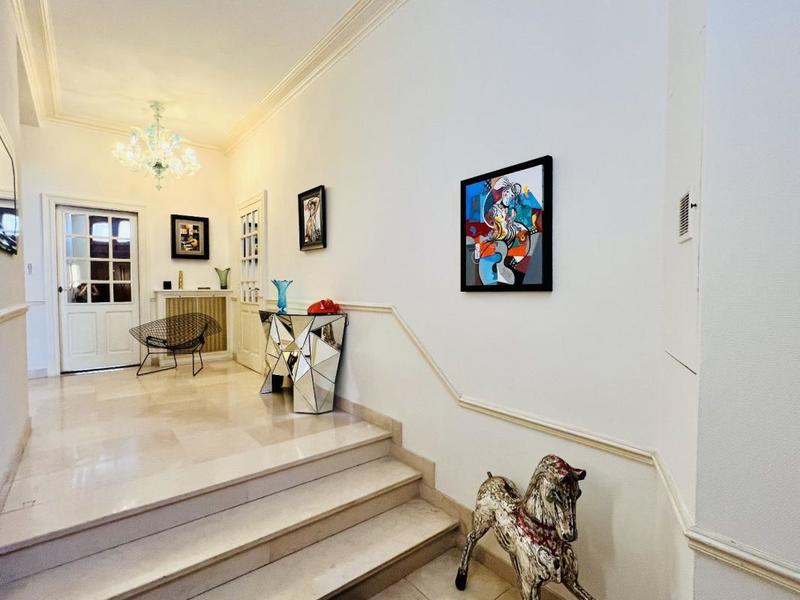 Propriété - 305 m² - 8 pièces