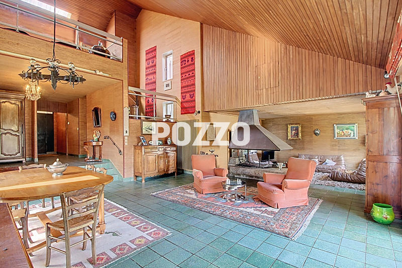 Maison - 253 m² - 7 pièces