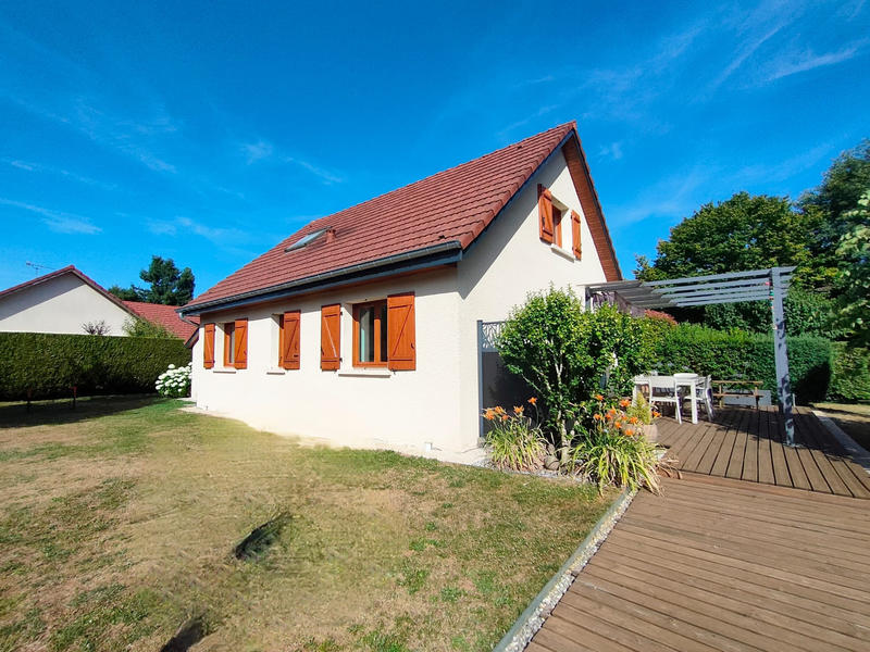 Maison - 104 m² - 6 pièces