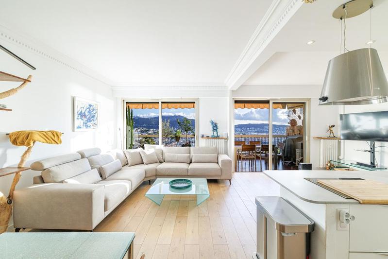 Appartement - 94 m² - 3 pièces