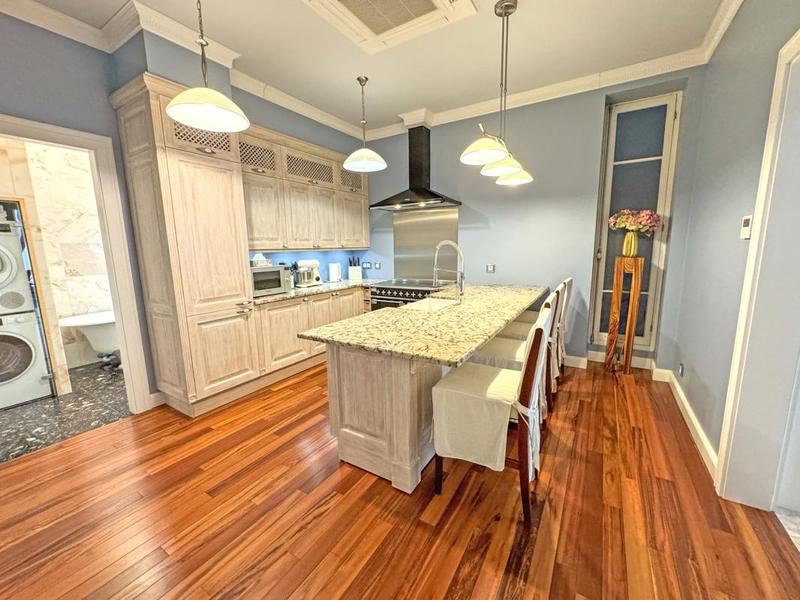 Appartement - 100 m² - 4 pièces