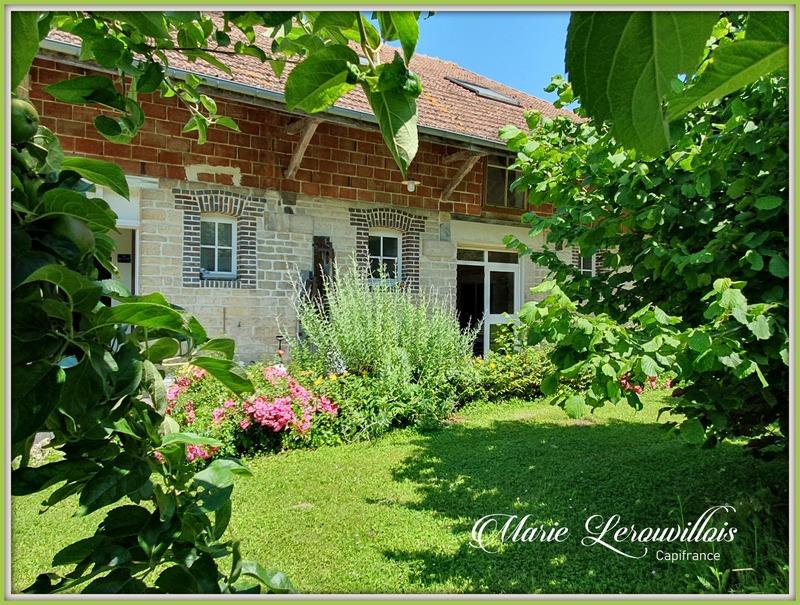 Maison - 402 m² - 12 pièces