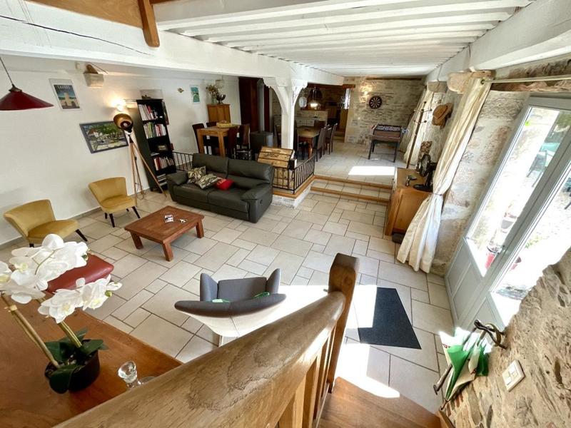 Demeure - 230 m² - 9 pièces