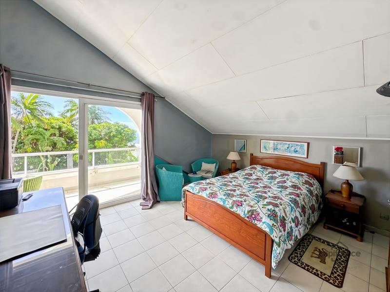 Maison - 220 m² - 5 pièces