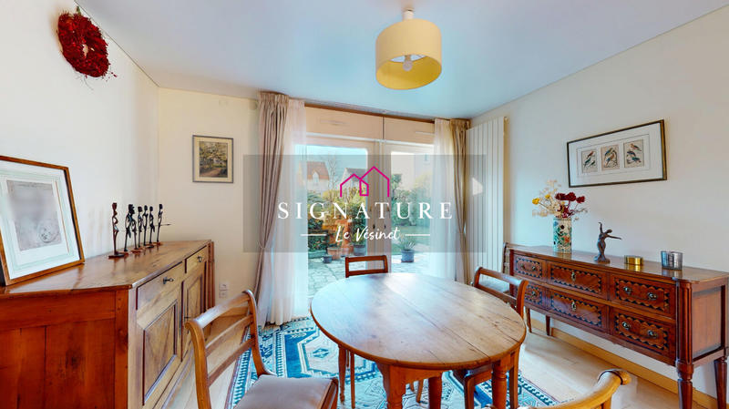 Maison - 212 m² - 9 pièces