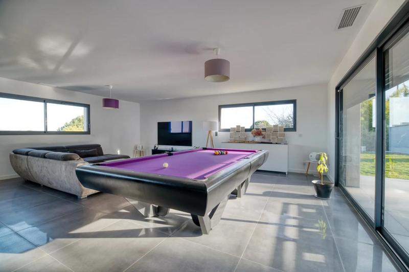 Maison - 220 m² - 7 pièces