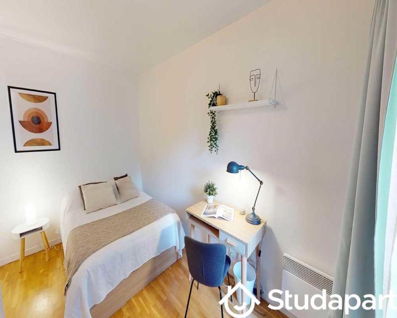 Chambre - 70 m² - 1 pièce