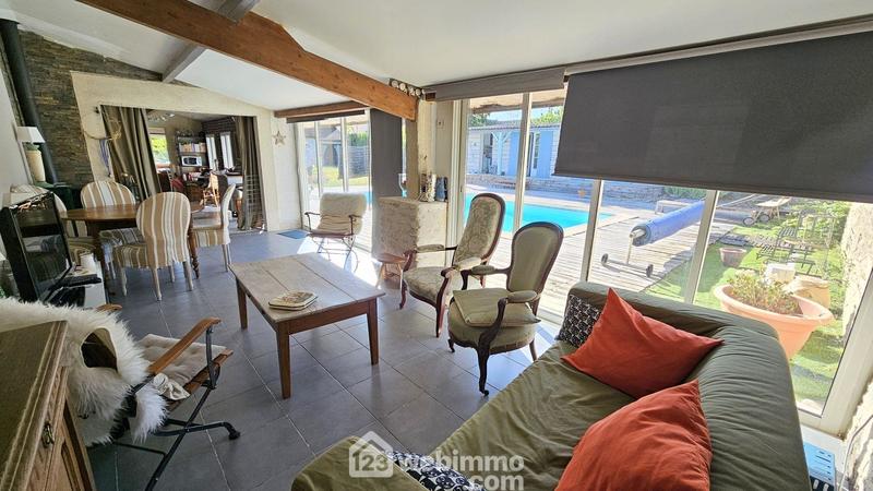 Maison - 230 m² - 10 pièces