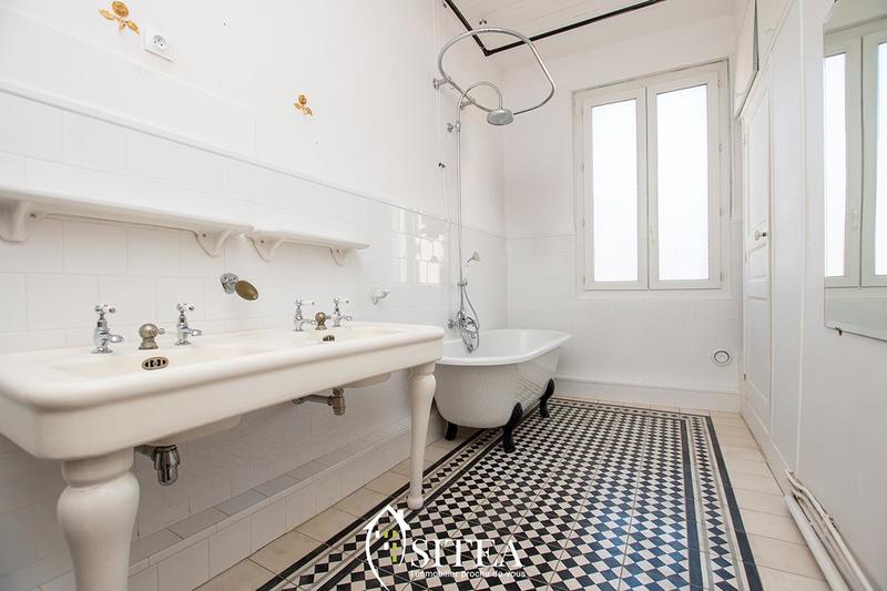 Appartement bourgeois - 142 m² - 4 pièces