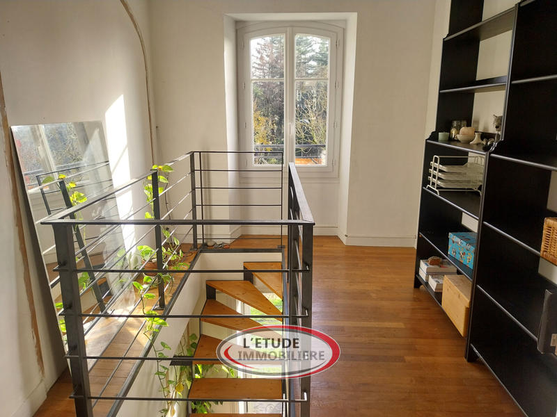 Appartement - 161 m² - 8 pièces