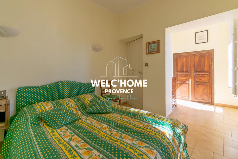 Maison - 181 m² - 9 pièces