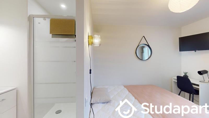 Chambre - 11 m² - 1 pièce