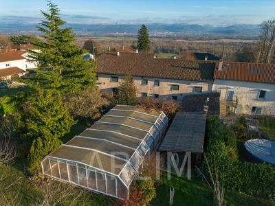 Maison - 440 m² - 9 pièces