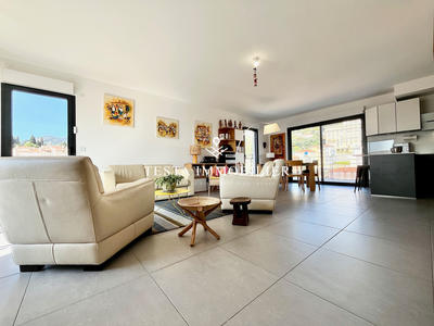 Appartement - 102 m² - 4 pièces