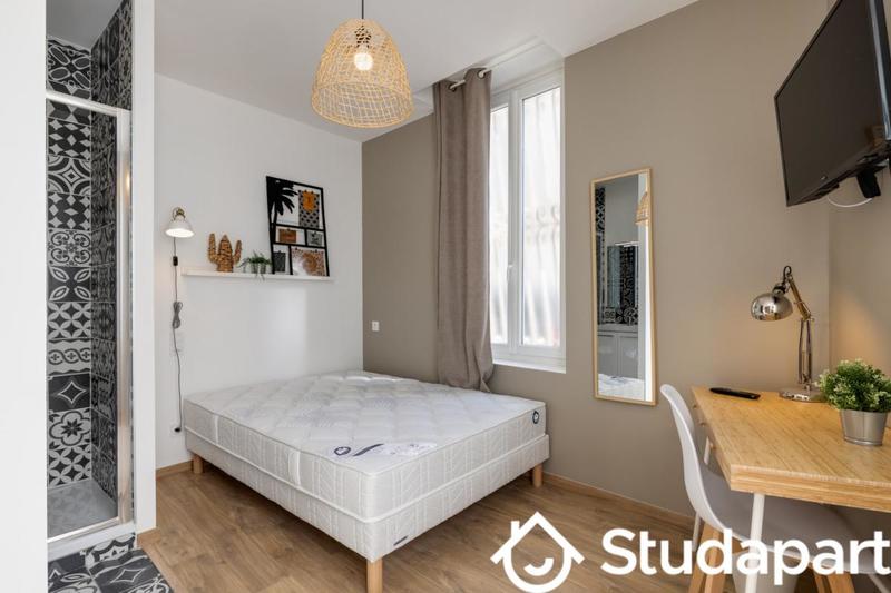 Chambre - 13 m² - 1 pièce