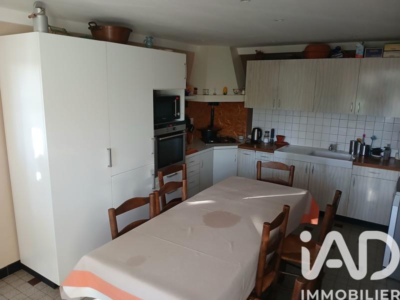 Maison - 212 m² - 11 pièces