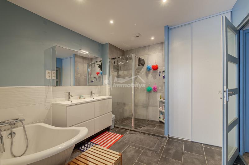 Maison - 145 m² - 6 pièces