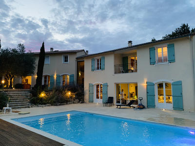 Villa - 463 m² - 13 pièces