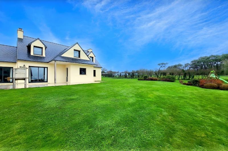 Maison - 172 m² - 9 pièces