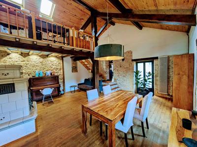 Maison - 224 m² - 7 pièces